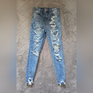 American Eagle Outfitters Ripped Curvy Hi-Rise Jegging